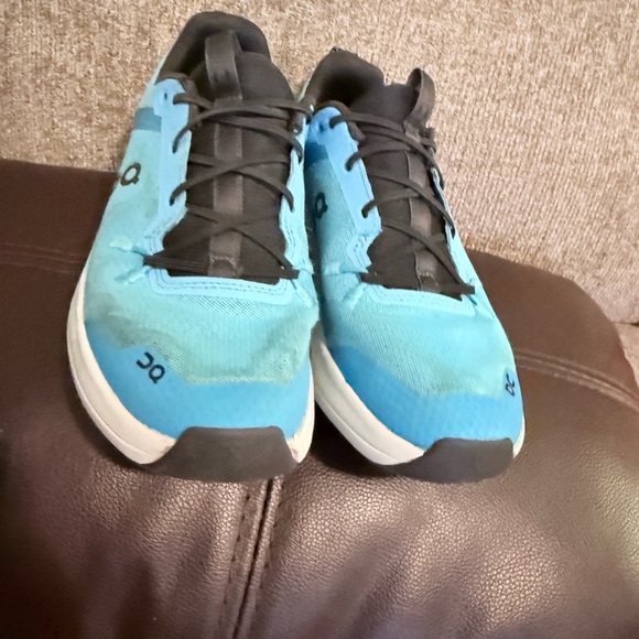 On Running Shoes in Black and Teal - Picture 3 of 7